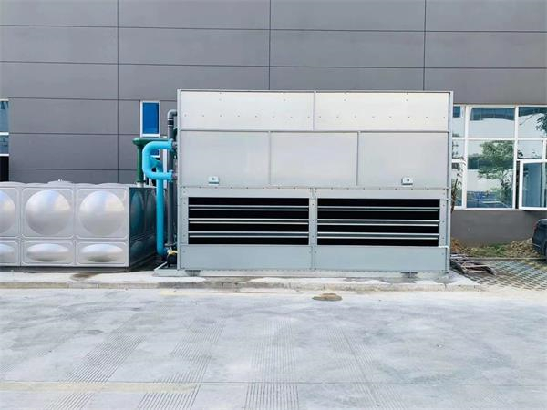 閉式冷卻塔使用中冷水機(jī)組壓力高的解決方案(閉式冷卻塔工作原理)