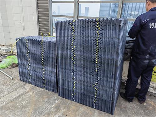 要想知道開式冷卻塔的水是如何冷卻，必須明白其散熱原理