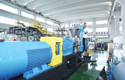 趕制訂單忙生產(chǎn)，機械設(shè)備研發(fā)助力產(chǎn)業(yè)升級